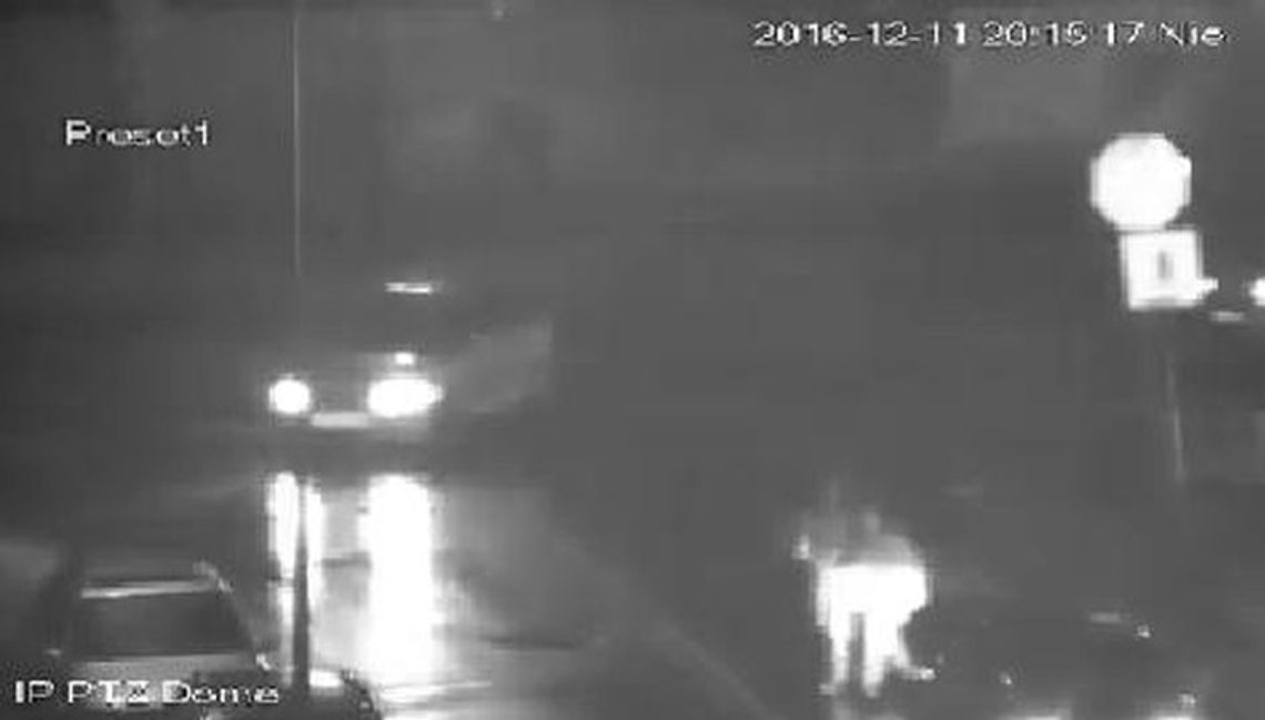 Wjechał w przechodniów. Burmistrz publikuje nagranie z wypadku Wjechał w przechodniów. Burmistrz publikuje nagranie z wypadku