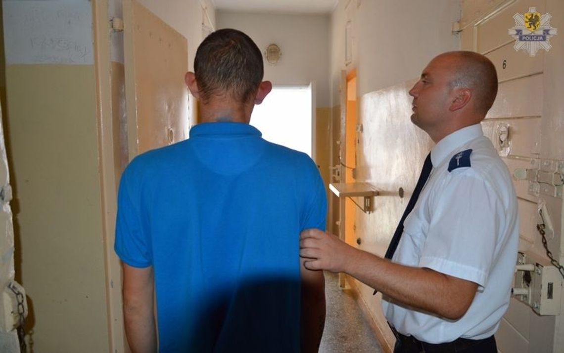 Włamali się do przyczepki i ukradli elektronarzędzia Włamali się do przyczepki i ukradli elektronarzędzia