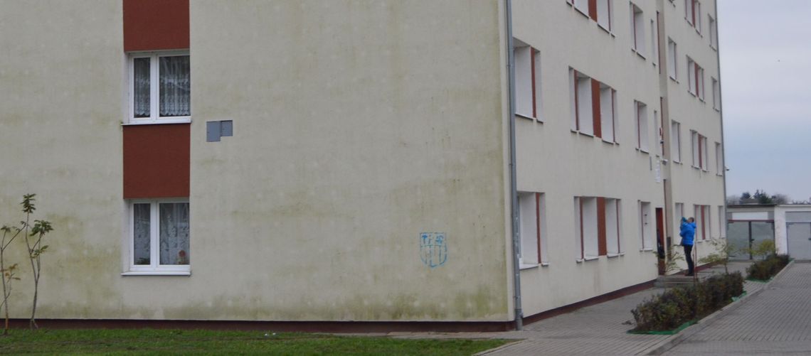 Woda zalewa mieszkania! Remont zrobiony, a dach dziurawy