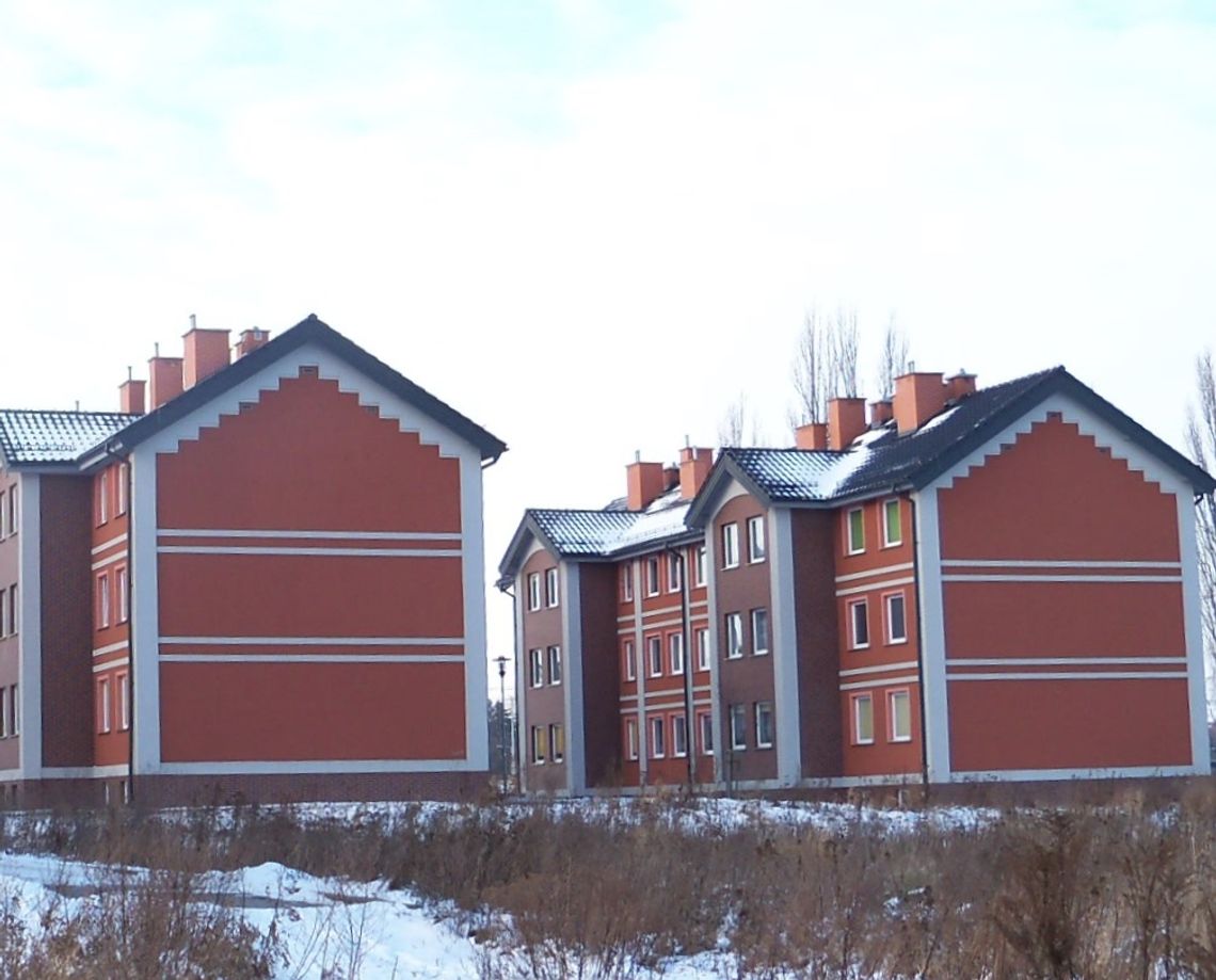 Wolą mieszkać u rodziców niż wynajmować. Sposób na mieszkanie komunalne