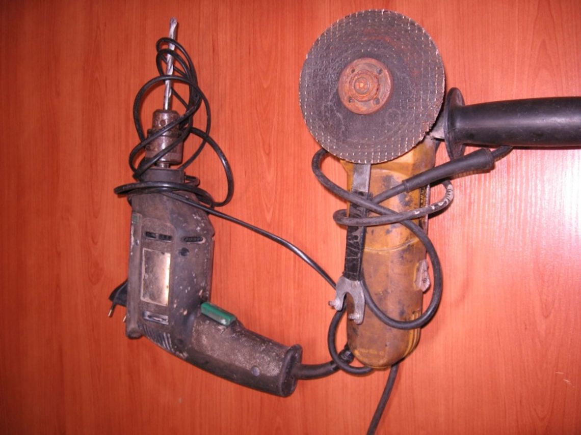 Wpadł na wiertarce, a przyznał się do grubszej kradzieży Wpadł na wiertarce, a przyznał się do grubszej kradzieży