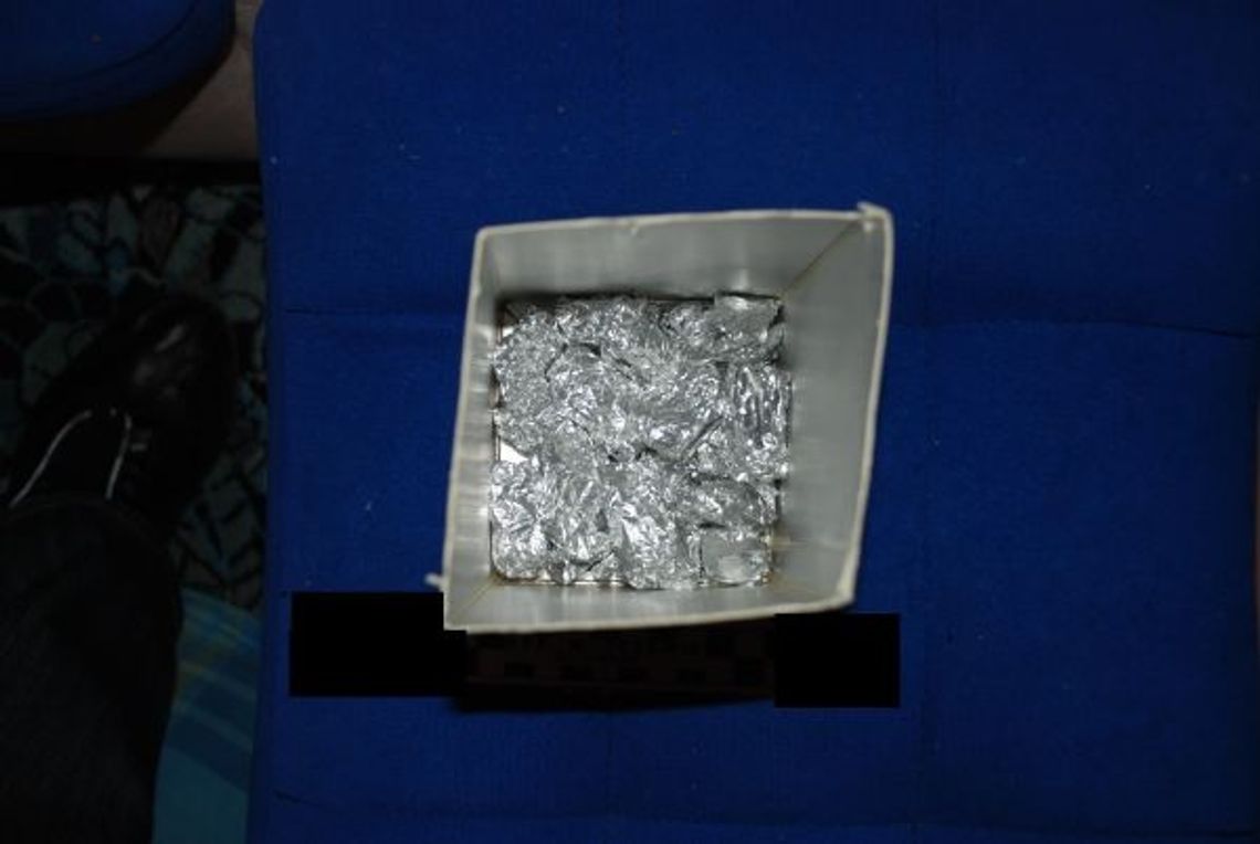 Wpadł z 3 kg marihuany - narkotyki o wartości 100 tys. zł zapakowane w folię Wpadł z 3 kg marihuany - narkotyki o wartości 100 tys. zł zapakowane w folię