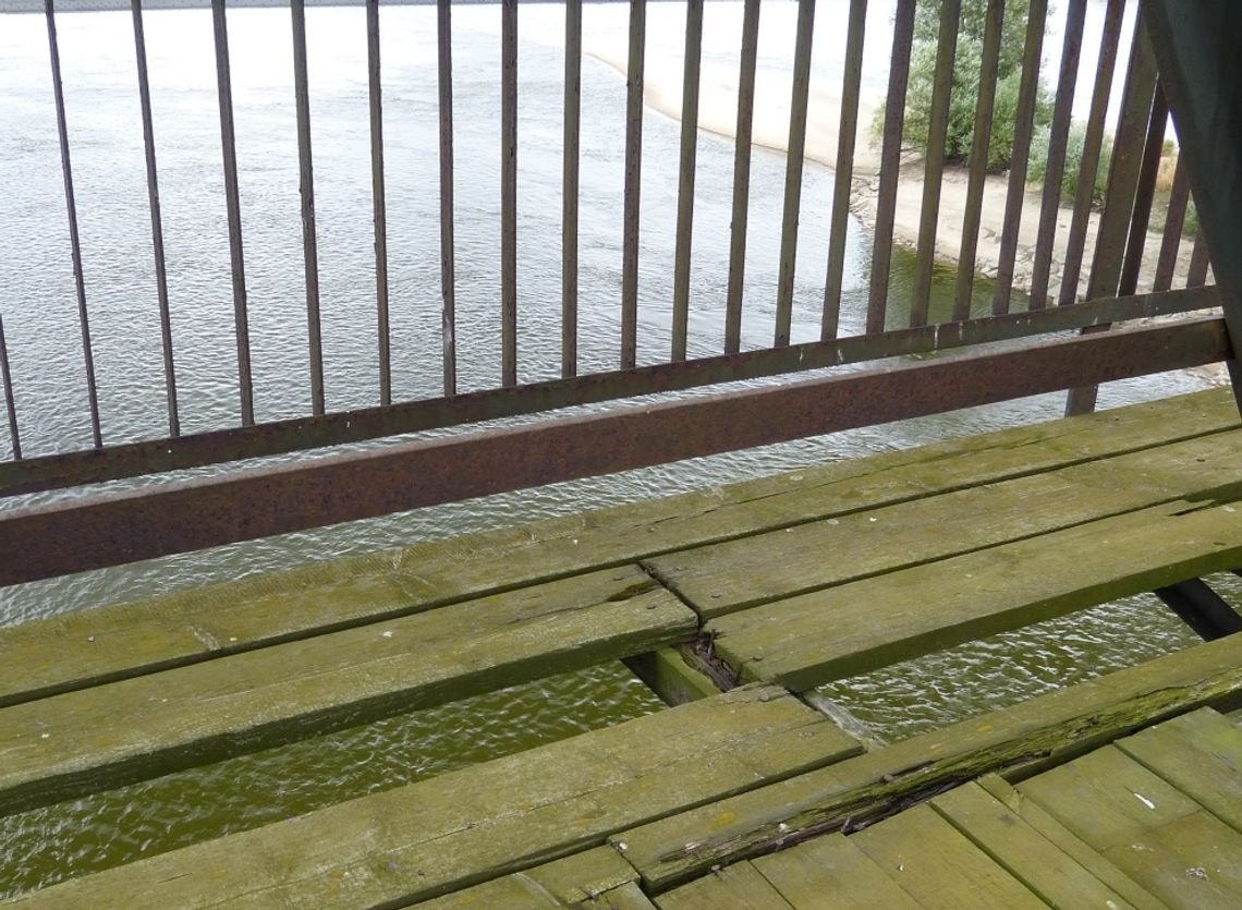 Wpadła z mostu do Wisły. Teraz poniesie za to konsekwencje? Wpadła z mostu do Wisły. Teraz poniesie za to konsekwencje?