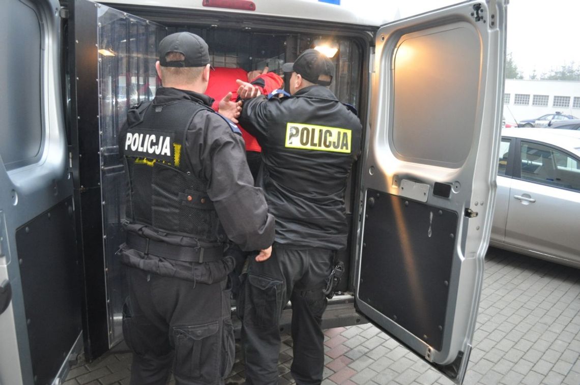 Wpadli w ręce dzielnicowych Wpadli w ręce dzielnicowych