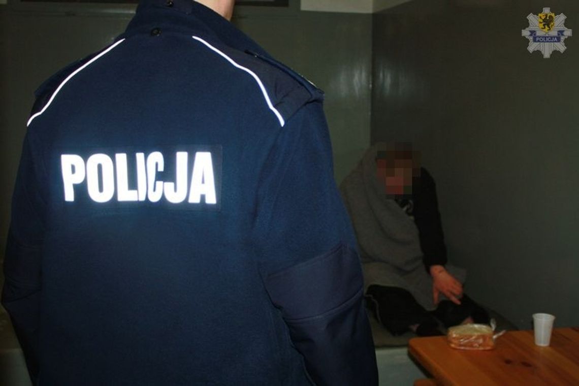 Wszedł cichaczem do biura prezesa i go okradł