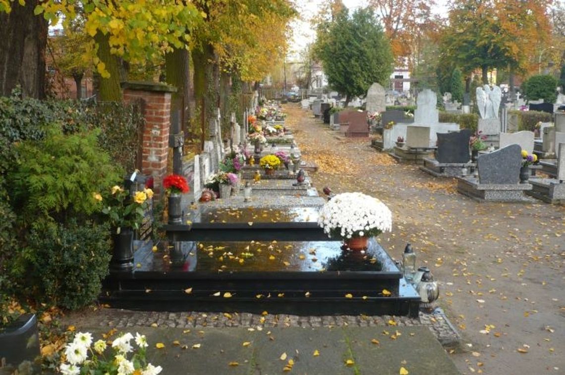 Wszystkich Świętych - tczewianie wspominają najbliższych (2) Wszystkich Świętych - tczewianie wspominają najbliższych (2)