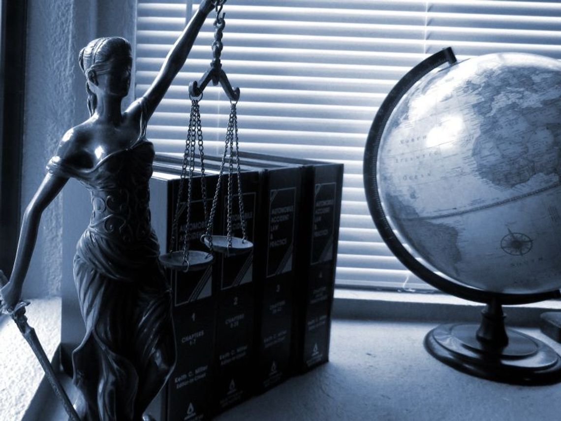 Wybór prawnika- czym się kierować potrzebując pomocy lub obsługi prawnej?