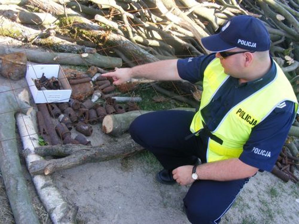 Wybuchowy kolekcjoner - arsenał na trawce