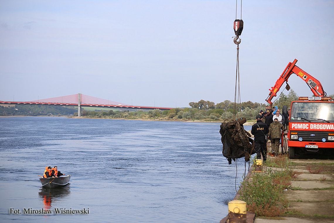 Wyłowiono wrak z ludzkimi szczątkami Wyłowiono wrak z ludzkimi szczątkami