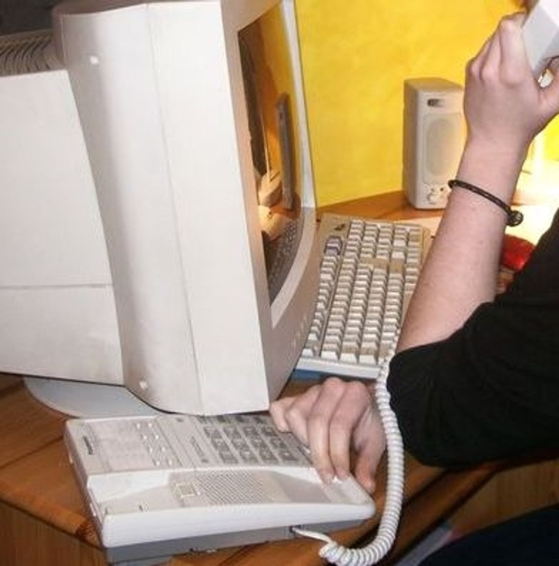 Wyłudzali pieniądze od starszych osób.  Na wnuczka 