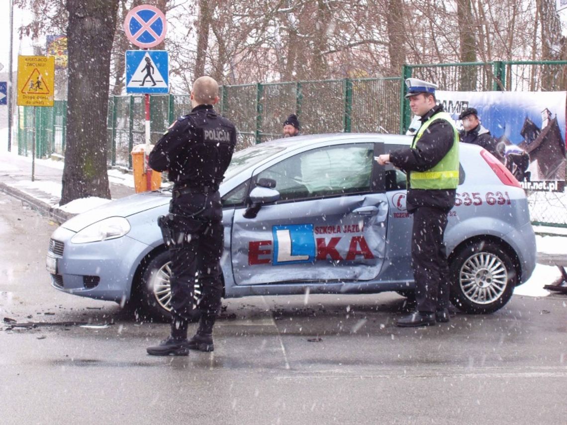 Wymusił na skrzyżowaniu pierwszeństwo - dwie osoby ranne Wymusił na skrzyżowaniu pierwszeństwo - dwie osoby ranne