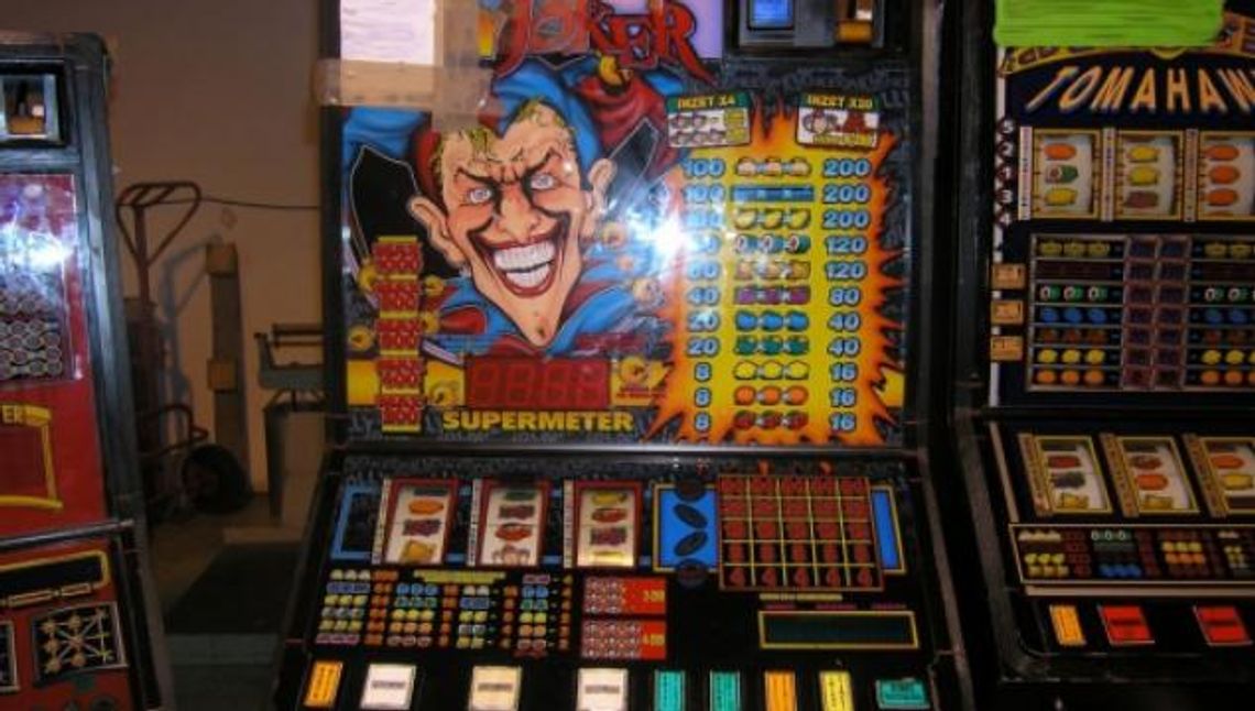 Wynieśli z salonu gier cztery automaty! Akcja na Starym Mieście Wynieśli z salonu gier cztery automaty! Akcja na Starym Mieście