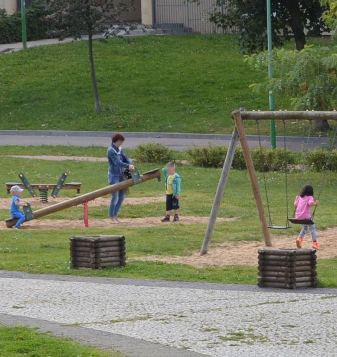 Wypadek czy nieszczęśliwe zdarzenie na placu zabaw? 