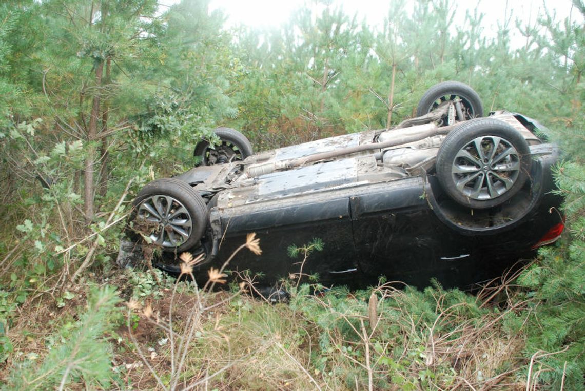 Wypadek drogowy na drodze nr 25 – 3 osoby trafiły do szpitala. Wypadek drogowy na drodze nr 25 – 3 osoby trafiły do szpitala.
