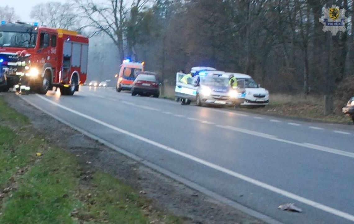 Wypadek na drodze krajowej nr 22. Jedna osoba ranna