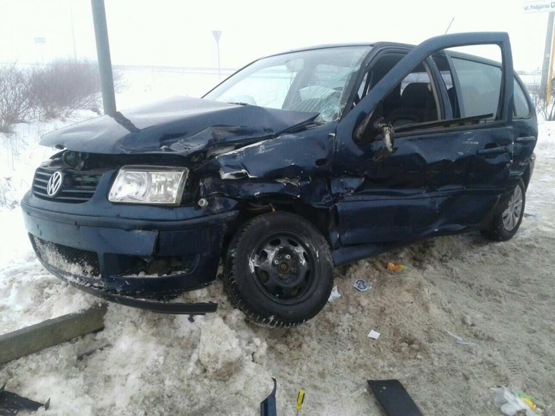 Wypadek na obwodnicy Pelplina. Rozcinano auto, by dostać się do rannego Wypadek na obwodnicy Pelplina. Rozcinano auto, by dostać się do rannego