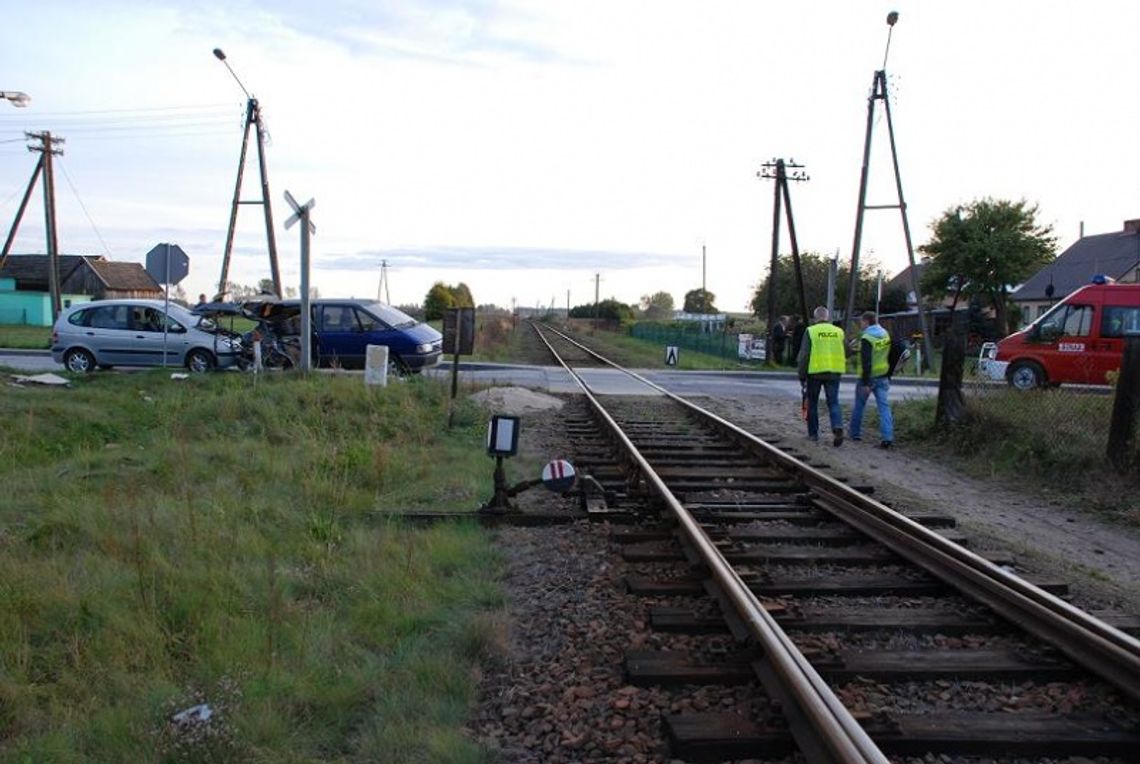 Wypadek na przejeździe kolejowym, ranna kobieta
