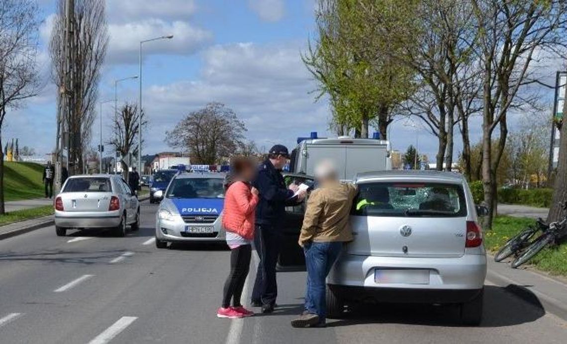 Wypadek - rowerzystka wjechała wprost pod samochód