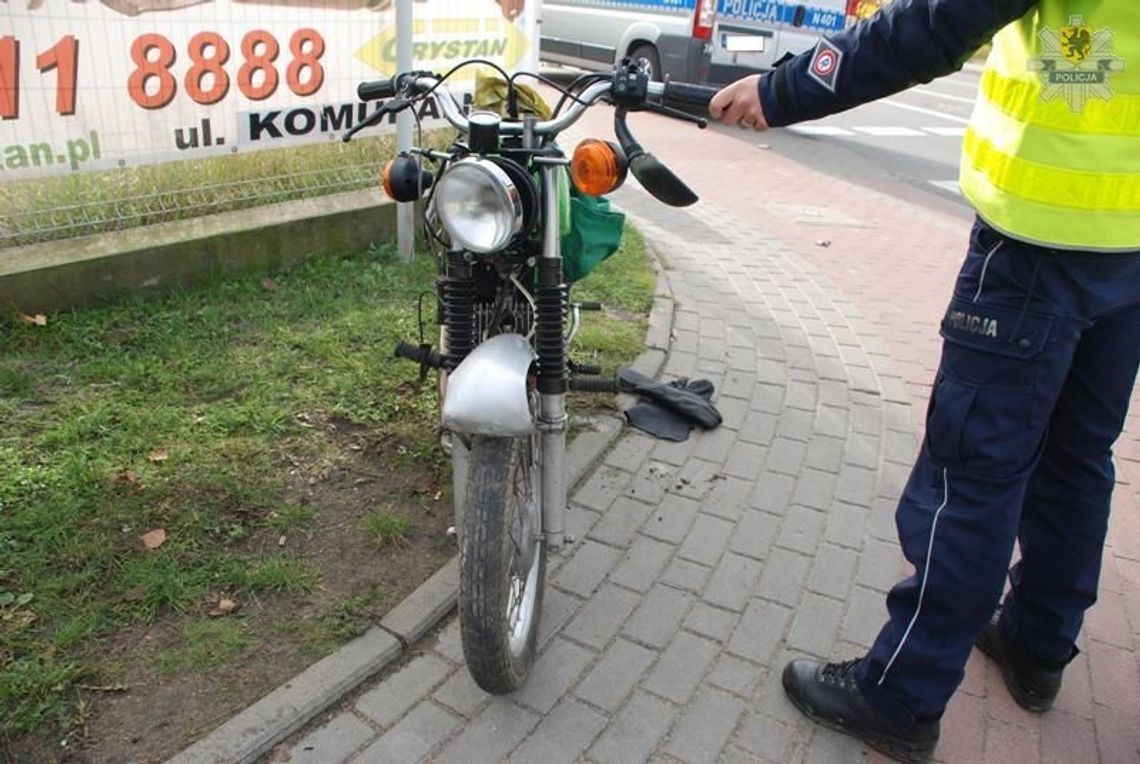 Wypadek w Pruszczu. Ranny 71-letni motorowerzysta