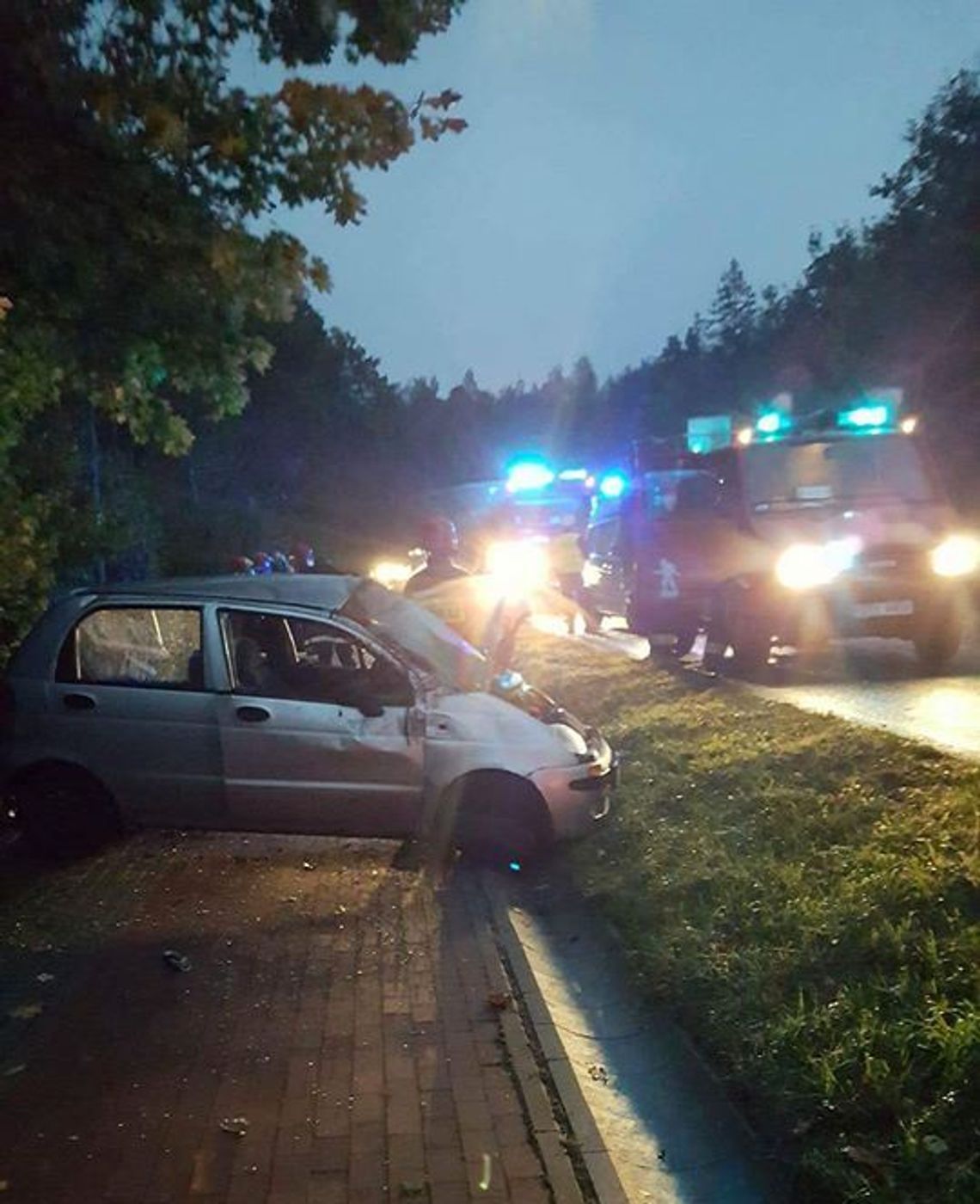 Wypadek w Swarożynie. Wylądował na ścieżce rowerowej