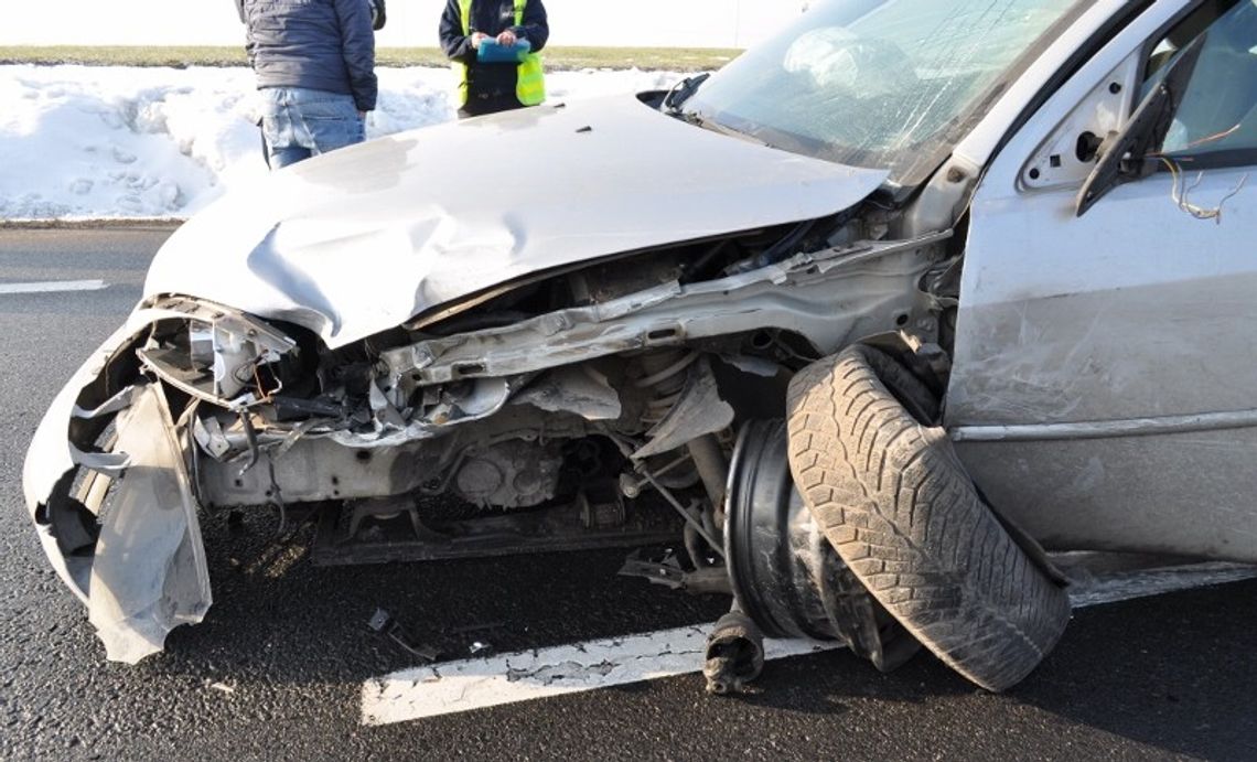 Wyprzedzał "na trzeciego"? Bardzo groźny wypadek w Lignowach Szlacheckich Wyprzedzał "na trzeciego"? Bardzo groźny wypadek w Lignowach Szlacheckich