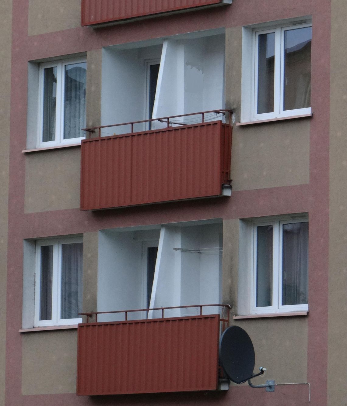 Wyskoczył z balkonu w swoje urodziny... Wyskoczył z balkonu w swoje urodziny...