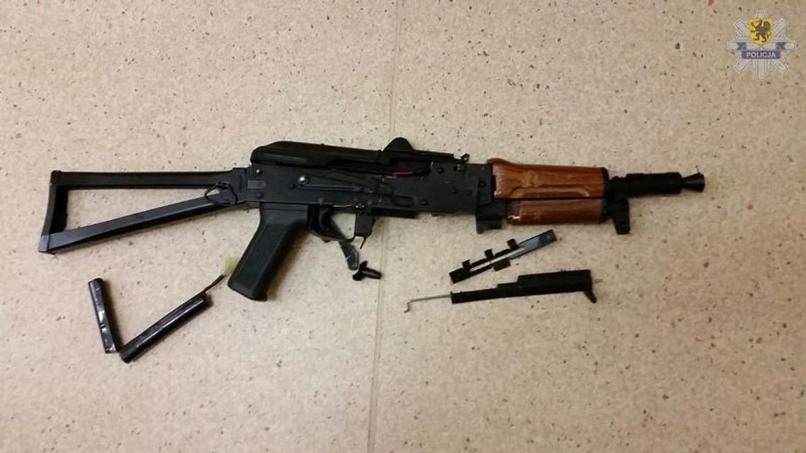 Z karabinem wbiegł podczas mszy świętej Z karabinem wbiegł podczas mszy świętej