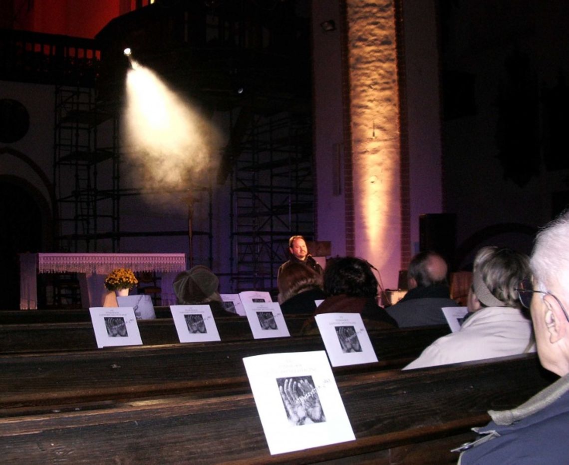 Z Marianem Kołodziejem na czele. Pomorskie Zaduszki Artystyczne. Nie wszystek umrę.. Z Marianem Kołodziejem na czele. Pomorskie Zaduszki Artystyczne. Nie wszystek umrę..