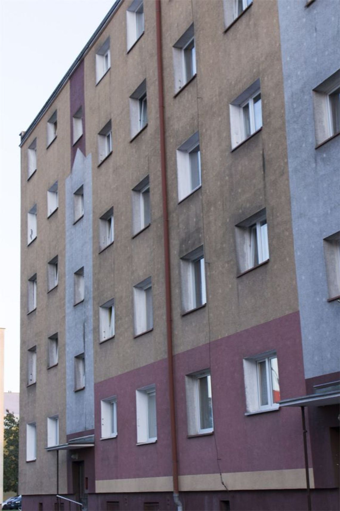 Z OSTATNIEJ CHWILI ! Popełnił samobójstwo - wyskoczył z okna Z OSTATNIEJ CHWILI ! Popełnił samobójstwo - wyskoczył z okna