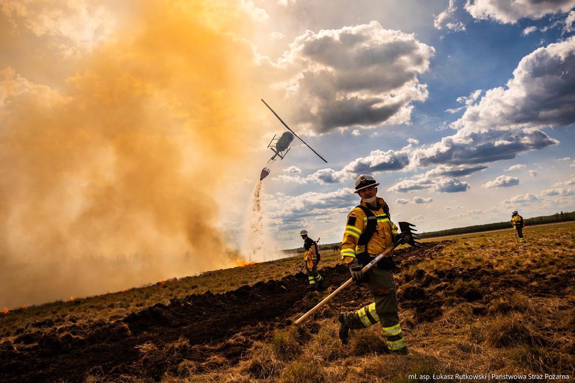 Z OSTATNIEJ CHWILI: Strażacy z COO "HEWELIUSZ" w drodze do  Biebrzańskiego Parku Narodowego
