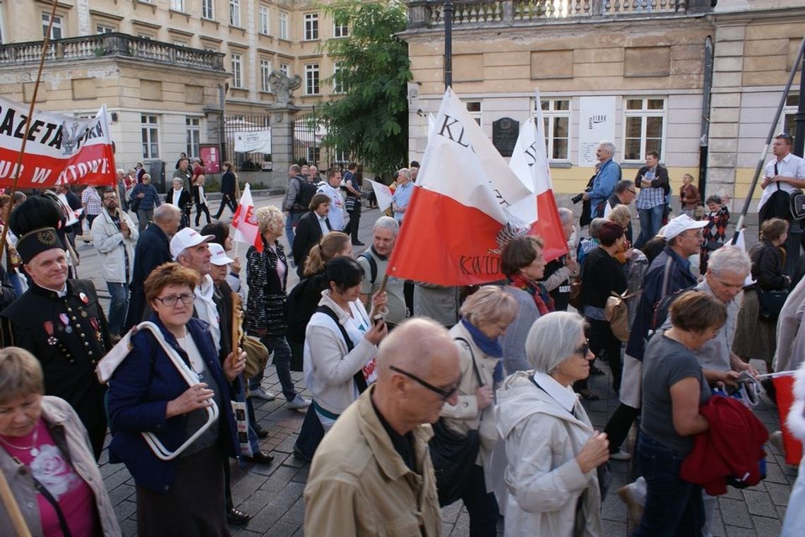 Z Powiśla na manifestacji "Obudź się Polsko" Z Powiśla na manifestacji "Obudź się Polsko"