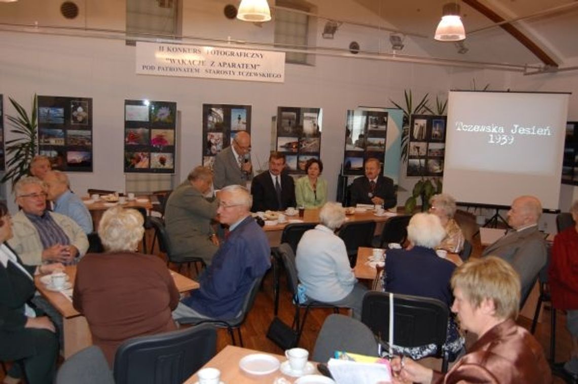 Z zamku w Gniewie na targi niewolników. Tragiczne losy ludzi. Ściśnięci jak śledzie Z zamku w Gniewie na targi niewolników. Tragiczne losy ludzi. Ściśnięci jak śledzie