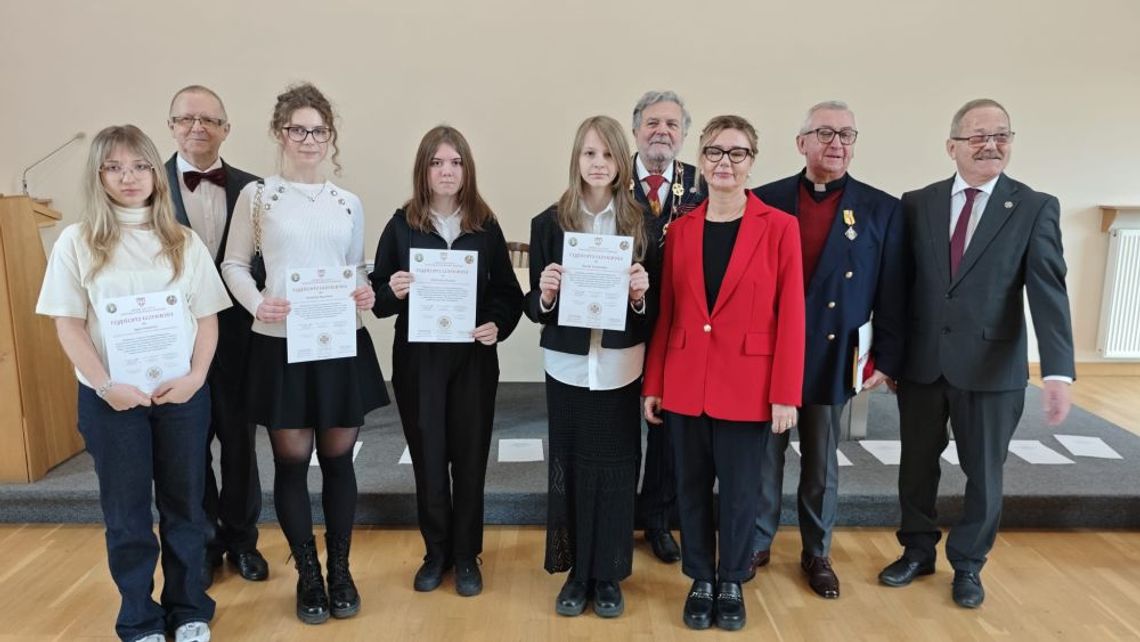 Za nami konkurs plastyczny „1000-lecie koronacji Bolesława Chrobrego na króla Polski” Za nami konkurs plastyczny „1000-lecie koronacji Bolesława Chrobrego na króla Polski”