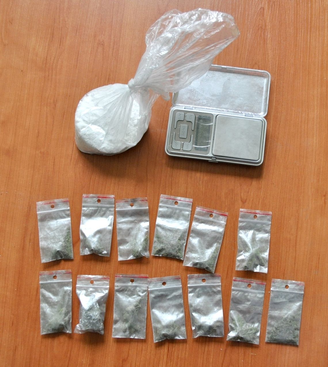 Za narkotyki w szafie do aresztu Za narkotyki w szafie do aresztu