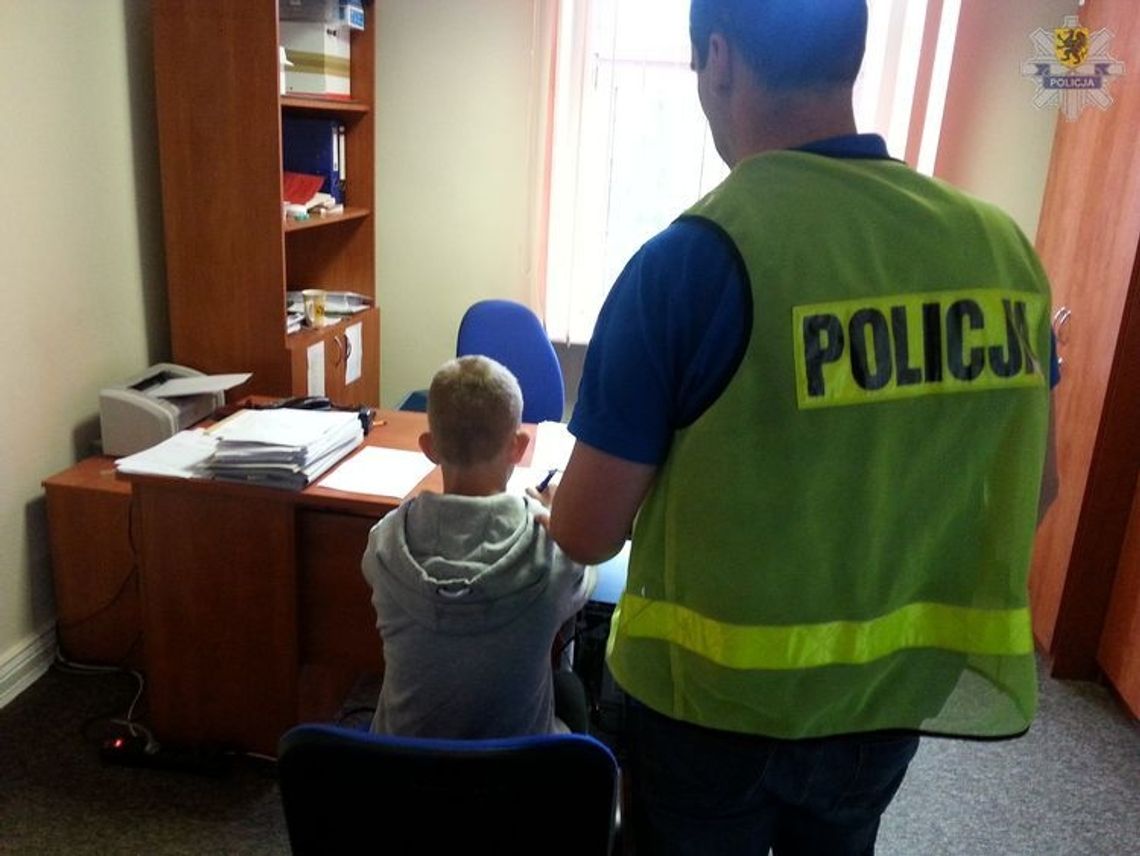 Zaalarmował policję, że ma bombę Zaalarmował policję, że ma bombę