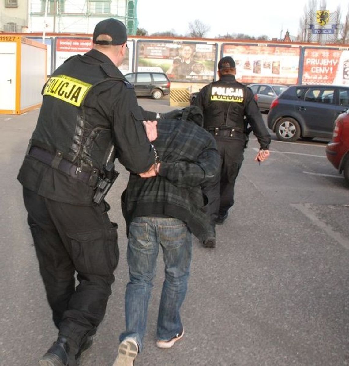 Zabił psa - na oczach swoich dzieci Zabił psa - na oczach swoich dzieci