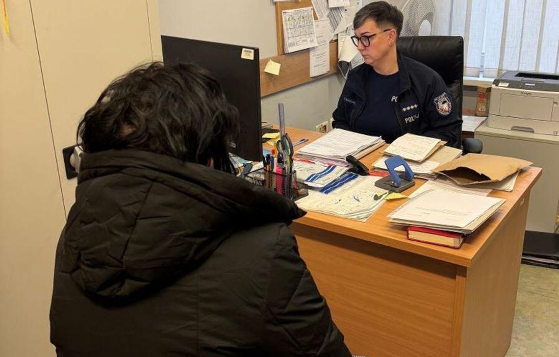 Zabrała mężowi BMW jako „rekompensatę” za koperty ślubne. Usłyszała zarzut