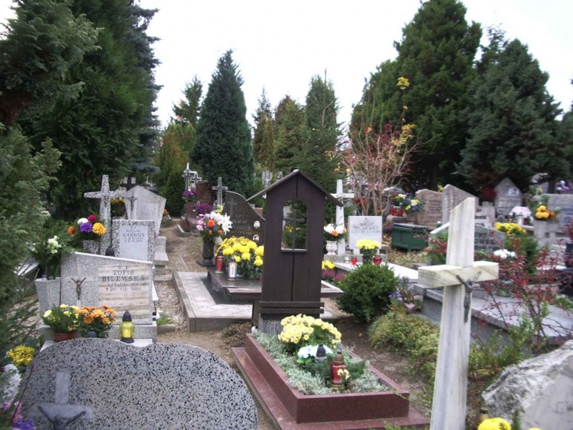 ZADUSZKOWE WSPOMINKI - kilka słów refleksji ZADUSZKOWE WSPOMINKI - kilka słów refleksji