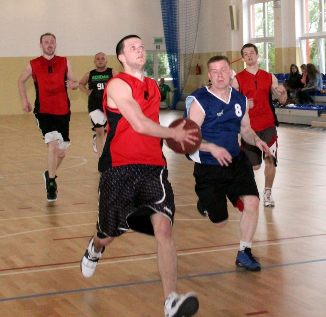 Zakończenie z rozmachem - Tczewska Amatorska Liga Koszykówki Zakończenie z rozmachem - Tczewska Amatorska Liga Koszykówki