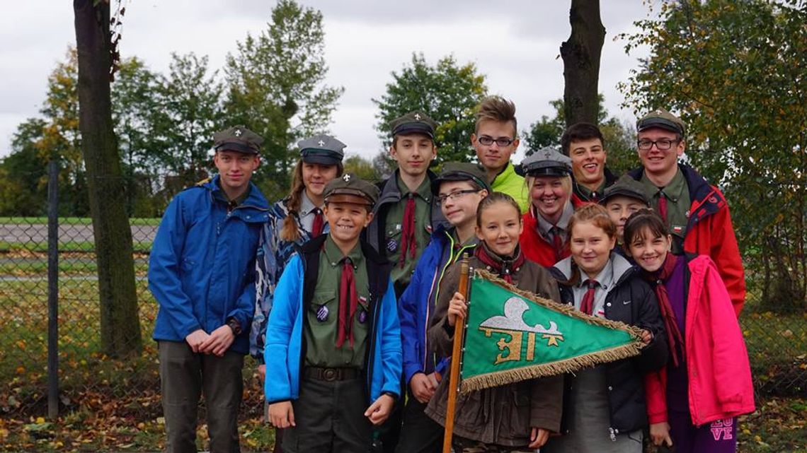 Załóż mundur i przypnij lilijkę... Biwak Hufca ZHP Starogard Gdański Załóż mundur i przypnij lilijkę... Biwak Hufca ZHP Starogard Gdański