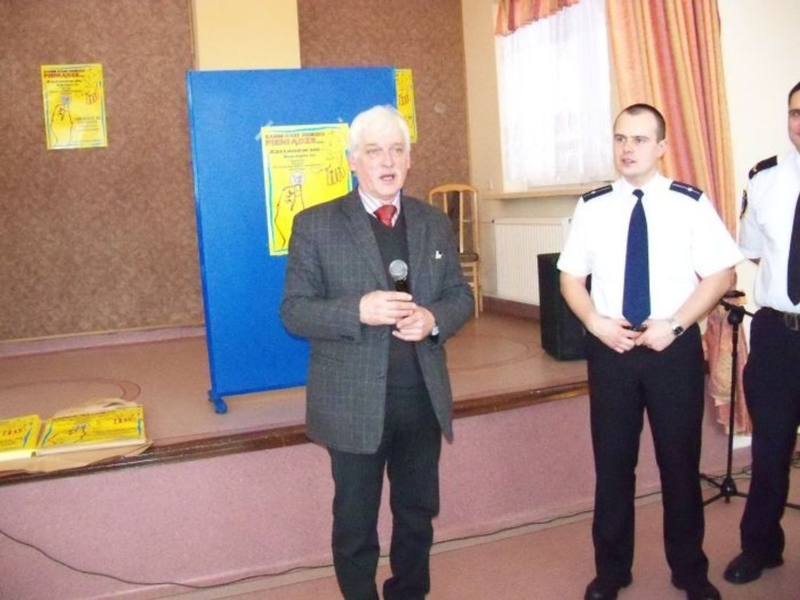 Zanim dasz dziecku pieniądze... Ruszyła kampania społeczna Zanim dasz dziecku pieniądze... Ruszyła kampania społeczna