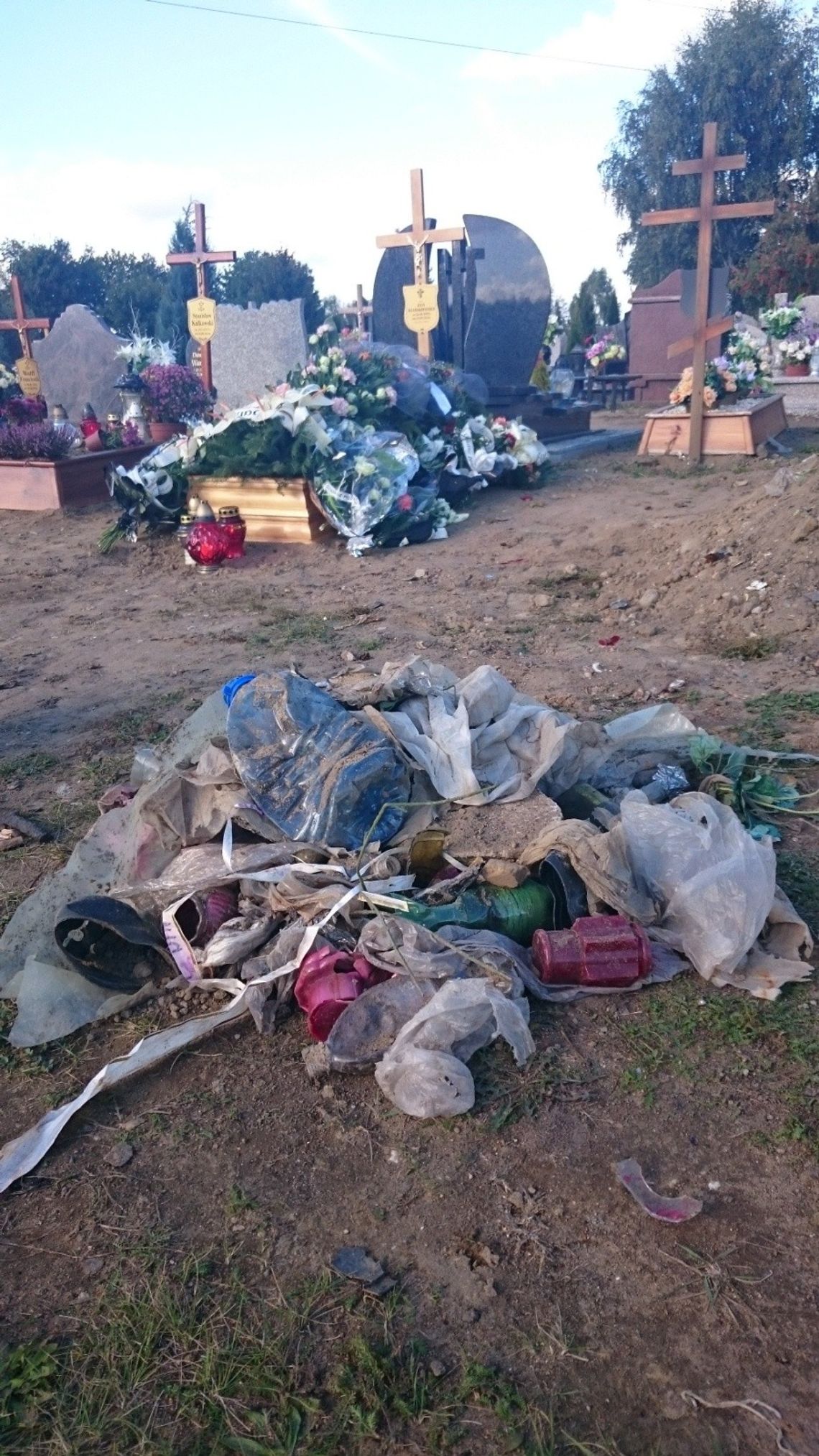 Zapadł wyrok w sprawie skandalicznego pochówku w śmieciach na tczewskim cmentarzu