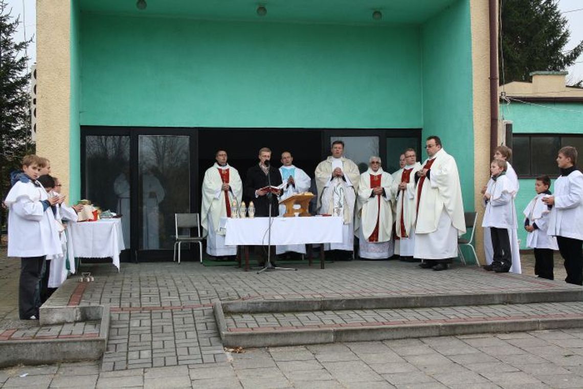 Zapłonęły znicze pamięci. Święto Wszystkich Świętych i Dzień Zaduszny w Tczewie Zapłonęły znicze pamięci. Święto Wszystkich Świętych i Dzień Zaduszny w Tczewie