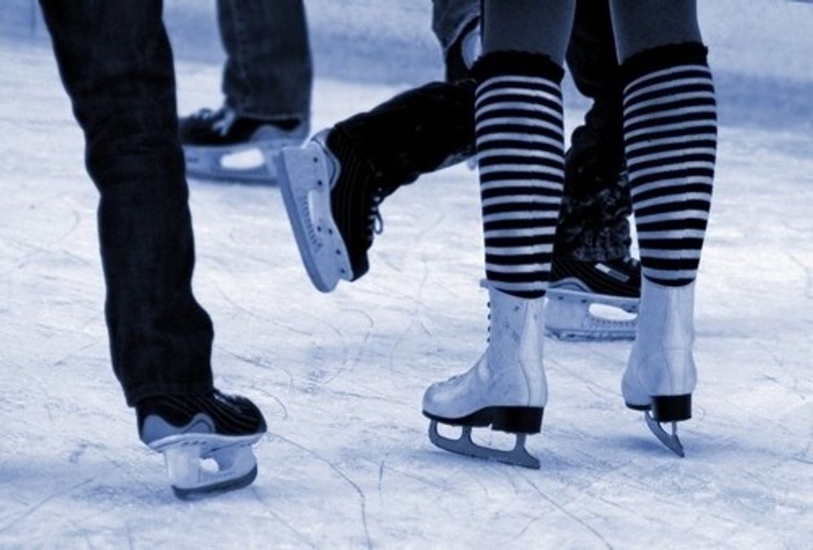 Zapraszają na lodowisko - można się poślizgać na Stadionie Miejskim w Pelplinie Zapraszają na lodowisko - można się poślizgać na Stadionie Miejskim w Pelplinie