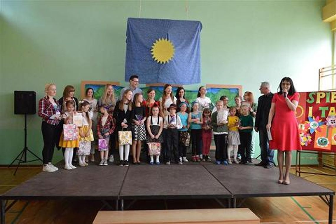 Zatańczyli, zaśpiewali i zagrali... XVI  Międzyszkolny Przegląd Zespołów Wokalnych