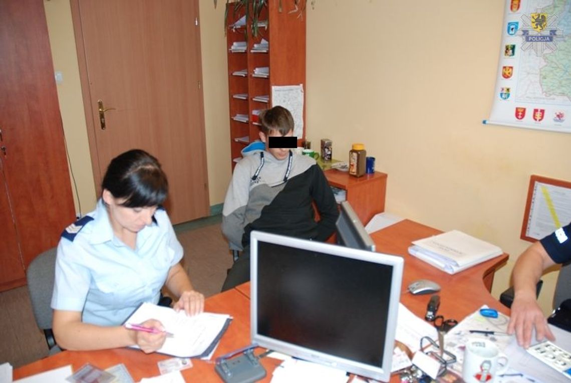 Zatankował motorower i uciekł