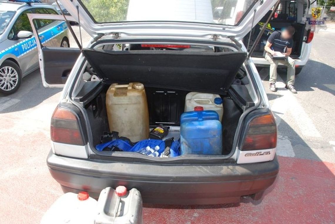 Zatankował paliwo na stacji paliw w Pszczółkach i odjechał Zatankował paliwo na stacji paliw w Pszczółkach i odjechał