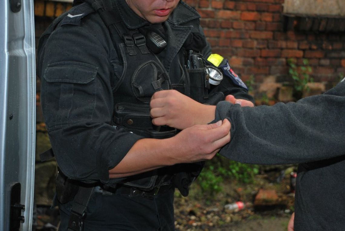 Zatrzymali sklepowego włamywacza Zatrzymali sklepowego włamywacza