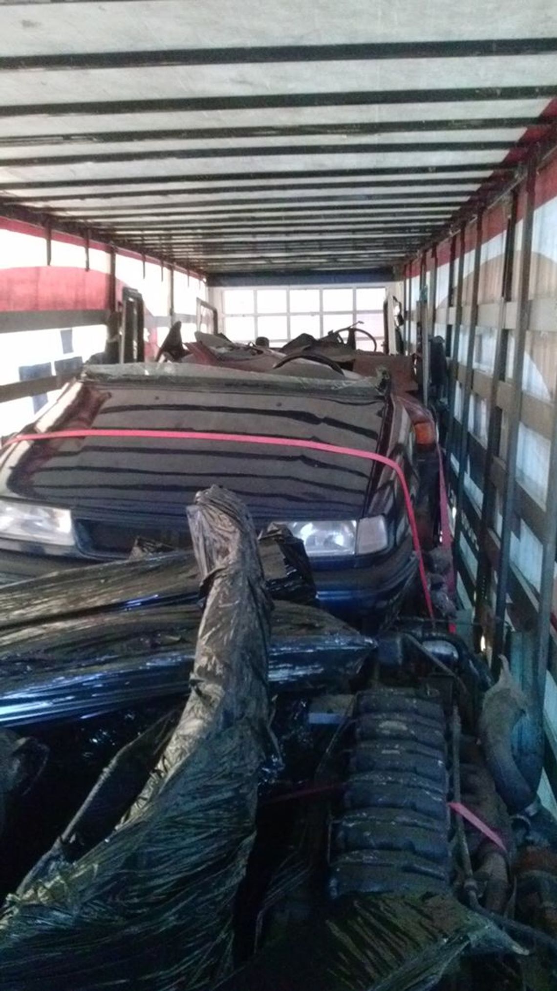 Zatrzymali TIR-a na tureckich blachach. Kierowca uciekał!