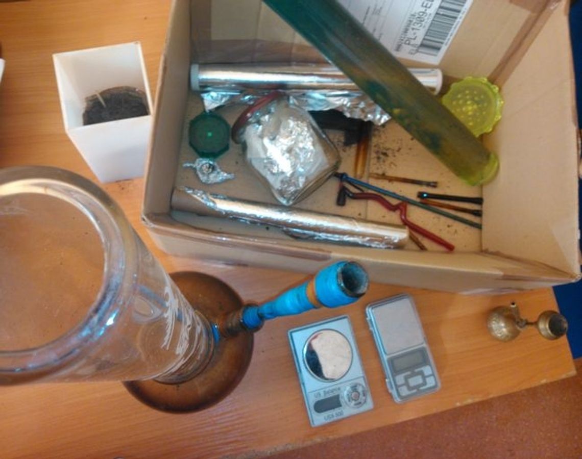 Zatrzymani z narkotykami! Grozi im 3 lata pozbawienia wolności.